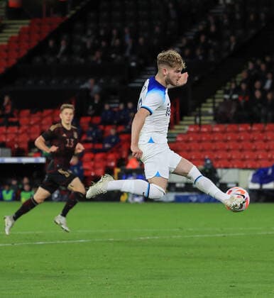 September 27th 2022 ; Bramall Lane, Sheffield, Yourkshire, England. International U-21 friendly football, England versus Germany: England s Harvey Elliott mishits a volley  ActionPlus12430805 LeexParker