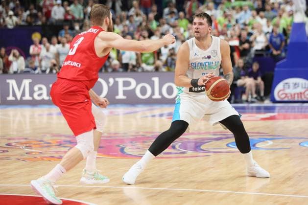 SLOVENIA vs POLAND LUKA DONCIC kosarkas reprezentacije Slovenije na utakmici cetvrtfinala 1 4 FIBA Evropskog prvenstva protiv Poljske u Mercedes Benc areni, Berlin 14.09.2022. godine Foto: Kosarka, Slovenija, FIBA Evropsko prvenstvo, PoljskaBASKETBALL, FIBA European Championship, EM, Europameisterschaft SLOVENIA POLAND Berlin Mercedes Benz arena Germany Copyright: xMarkoxMetlasx xMNxPRESSxPHOTOx