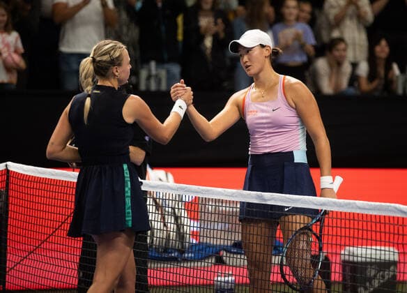 27.09.2022, Tallinn Tallinn Open WTA, Tennis Damen 250 tennis tournament. Anett Kontaveit (left) vs. Wang Xiyu (right). Photo Tairo Lutter, Postimees Tallinn Harjumaa Estonia 1TL27SEP22B319  Copyright: xTairoxLutterx Anett Kontaveit, Wang Xiyu