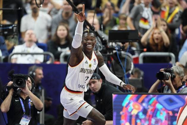 POLAND vs GERMANY DENNIS SCHRODER Denis Sreder kosarkas reprezentacije Nemacke na utakmici za trece mesto bronzana medalja FIBA Evropskog prvenstva protiv Poljske u Mercedes Benc areni, Berlin 18.09.2022. godine Foto: Kosarka, Poljska, FIBA Evropsko prvenstvo, NemackaBASKETBALL, FIBA European Championship, EM, Europameisterschaft GERMANY POLAND Berlin Mercedes Benz arena Germany Copyright: xMarkoxMetlasx xMNxPRESSxPHOTOx
