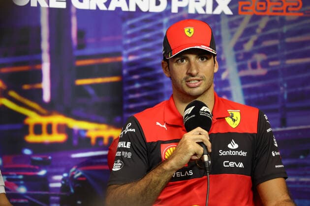 SAINZ Carlos (spa), Scuderia Ferrari F1-75, portrait, press conference, PK, Pressekonferenz during the Formula 1 Singapore Airlines Singapore Grand Prix 2022, 17th round of the 2022 FIA Formula One World Championship, WM, Weltmeisterschaft from September 30 to October 02, 2022 on the Marina Bay Street Circuit, in Singapore - F1 - SINGAPORE GRAND PRIX 2022 DPPI Panoramic AV6_2253