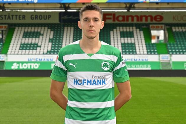 29.09.2022 - SpVgg Greuther Fürth ( Kleeblatt Spielvereinigung ) - 1. Fussball Bundesliga - Saison 2022 2023 - Fototermin Porträttermin - - Einzelbild Einzelfoto Portrait Porträt Kopfbild - Damian Michalski (4, SpVgg Greuther Fürth )
