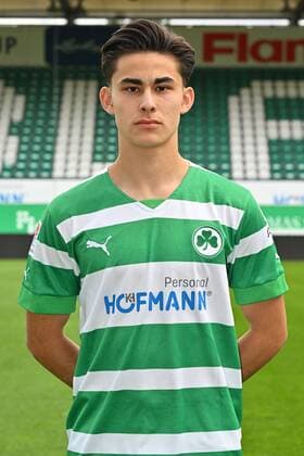 29.09.2022 - SpVgg Greuther Fürth ( Kleeblatt Spielvereinigung ) - 1. Fussball Bundesliga - Saison 2022 2023 - Fototermin Porträttermin - - Einzelbild Einzelfoto Portrait Porträt Kopfbild - Lucien Littbarski (17, SpVgg Greuther Fürth )
