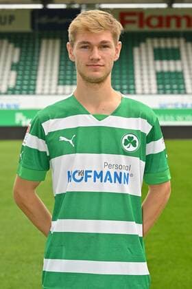 29.09.2022 - SpVgg Greuther Fürth ( Kleeblatt Spielvereinigung ) - 1. Fussball Bundesliga - Saison 2022 2023 - Fototermin Porträttermin - - Einzelbild Einzelfoto Portrait Porträt Kopfbild - Marco John (24, SpVgg Greuther Fürth )