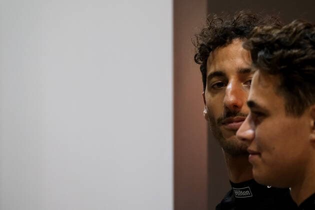 FORMULA 1 SINGAPORE AIRLINES SINGAPORE GRAND PRIX 2022 29.09.2022, Marina Bay Street Circuit, Singapore, FORMULA 1 SINGAPORE AIRLINES SINGAPORE GRAND PRIX 2022 ,im Bild Daniel Ricciardo (AUS), McLaren F1 Team, Lando Norris (GBR), McLaren F1 Team .