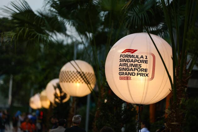 Sport Bilder des Tages illustration paddock during the Formula 1 Singapore Airlines Singapore Grand Prix 2022, 17th round of the 2022 FIA Formula One World Championship, WM, Weltmeisterschaft from September 30 to October 02, 2022 on the Marina Bay Street Circuit, in Singapore - F1 - SINGAPORE GRAND PRIX 2022 DPPI Panoramic  00122039_AV6_1893