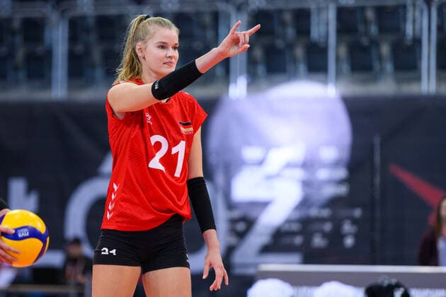 Sport Themen der Woche KW39 Sport Bilder des Tages 29.09.2022 - Lodz , Arena , siatkowka , Mistrzostwa Swiata w Pilce Siatkowej Kobiet 2022 , FIVB Volleyball World Championship, WM, Weltmeisterschaft 2022 Women s World Champs , Serbia (niebieskie) - Niemcy (czerwone), Serbia (blue) - Germany (red) N Z Weitzel Camilla Fot. Mariusz Palczynski MPAimages.com NEWSPIX.PL --- Newspix.pl  220929PAL051