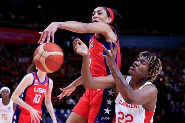 BASKETBALL CANADA USA, A?Ja Wilson of USA blocks a shot from Phillipina Kyei of Canada during the 2022 FIBA Women s Basketball World Cup Semi Final 1 match between Canada and the USA at Qudos Bank Arena in Sydney, Friday, September 30, 2022. ( NO ARCHIVING, EDITORIAL USE ONLY, NO USE IN BOOKS WITHOUT CONSENT SYDNEY NEW SOUTH WALES AUSTRALIA  Copyright: xMARKxEVANSx 20220930001709540914