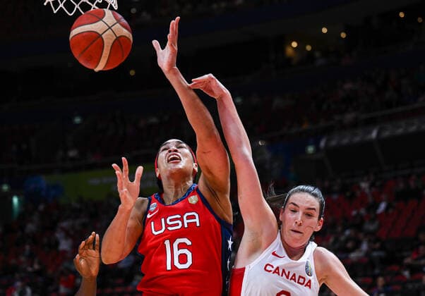 BASKETBALL CANADA USA, Brionna Jones of the USA during the 2022 FIBA Women s Basketball World Cup Semi Final 1 match between Canada and the USA at Qudos Bank Arena in Sydney, Friday, September 30, 2022. ( NO ARCHIVING, EDITORIAL USE ONLY, NO USE IN BOOKS WITHOUT CONSENT  Copyright: xJAMESxGOURLEYx 20220930001709544049