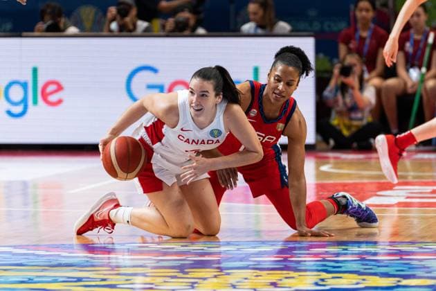 FIBA Womens World Cup 2022 - Canada v United States Bridget Carleton (6 Canada) and Alyssa Thomas (12 USA) fight for the ball during the FIBA Womens World Cup 2022 semifinal game between Canada and the United States at the Sydney Superdome in Sydney, Australia. Noe Llamas SPP Copyright: xNoexLlamas SPPx noe_llamas_sports_press_photo_173114