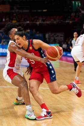 FIBA Womens World Cup 2022 - Canada v United States Kelsey Plum (5 USA) drives to the basket during the FIBA Womens World Cup 2022 semifinal game between Canada and the United States at the Sydney Superdome in Sydney, Australia. Noe Llamas SPP Copyright: xNoexLlamas SPPx noe_llamas_sports_press_photo_173128