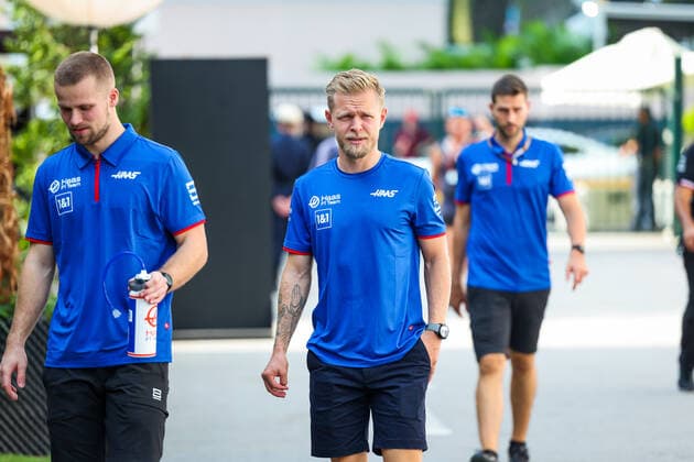 MAGNUSSEN Kevin (den), Haas F1 Team VF-22 Ferrari, portrait during the Formula 1 Singapore Airlines Singapore Grand Prix 2022, 17th round of the 2022 FIA Formula One World Championship, WM, Weltmeisterschaft from September 30 to October 02, 2022 on the Marina Bay Street Circuit, in Singapore - F1 - SINGAPORE GRAND PRIX 2022 DPPI Panoramic  20220930_G00D0633