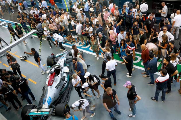 Fans, F1 Grand Prix of Singapore at Marina Bay Street Circuit on September 30, 2022 in Singapore, Singapore. (Photo by HOCH ZWEI) Singapore Singapore