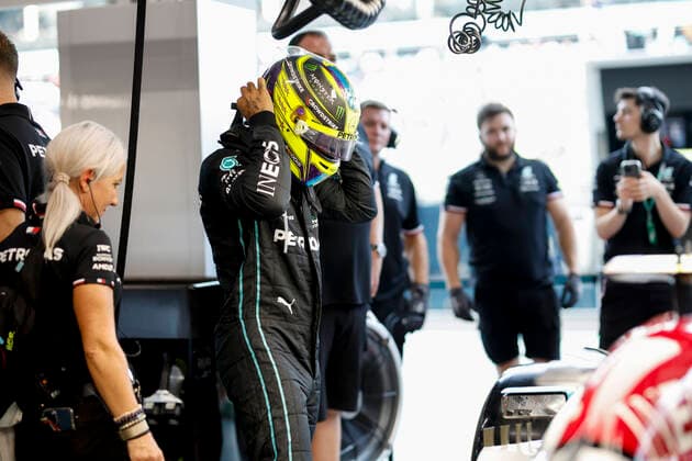 44 Lewis Hamilton (GBR, Mercedes-AMG Petronas F1 Team), F1 Grand Prix of Singapore at Marina Bay Street Circuit on September 30, 2022 in Singapore, Singapore. (Photo by HOCH ZWEI) Singapore Singapore