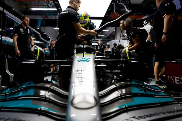 44 Lewis Hamilton (GBR, Mercedes-AMG Petronas F1 Team), F1 Grand Prix of Singapore at Marina Bay Street Circuit on September 30, 2022 in Singapore, Singapore. (Photo by HOCH ZWEI) Singapore Singapore