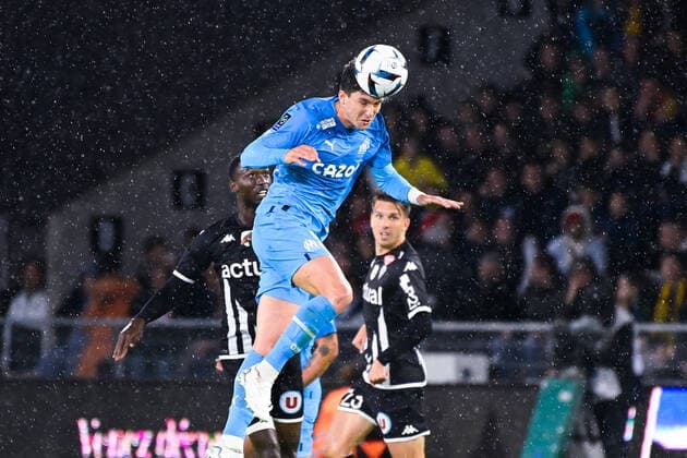 Leonardo BALERDI ( 5 - Olympique Marseille ) - FOOTBALL : Angers vs Marseille - Ligue 1 - 30 09 2022 FedericoPestellini Panoramic 
