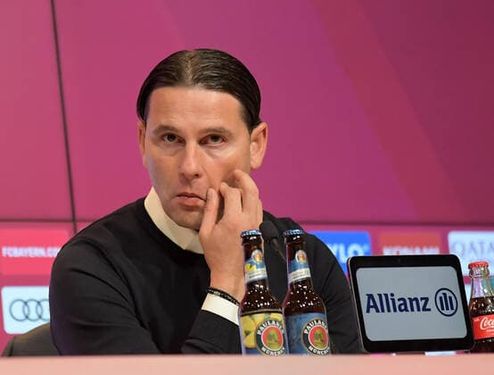 Sport Themen der Woche KW39 Sport Bilder des Tages 30.09.2022, xemx, Fussball 1.Bundesliga, FC Bayern Muenchen - Bayer 04 Leverkusen emspor, v.l. Pressekonferenz nach dem Spiel Cheftrainer Gerardo Seoane (Bayer 04 Leverkusen) (DFL DFB REGULATIONS PROHIBIT ANY USE OF PHOTOGRAPHS as IMAGE SEQUENCES and or QUASI-VIDEO) Muenchen *** 30 09 2022, xemx, football 1 Bundesliga, FC Bayern Muenchen Bayer 04 Leverkusen emspor, v l post-match press conference head coach Gerardo Seoane Bayer 04 Leverkusen DFL DFB REGULATES PROHIBIT ANY USE OF PHOTOGRAPHS as IMAGE SEQUENCES and or QUASI VIDEO Muenchen