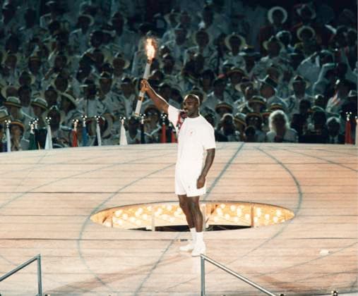 OS ATLANTA 1996 - Evanader Holyfield för in de olympiska elden ATLANTA USA PB-KOD:1013 x1013x *** ATLANTA 1996 OLYMPICS Evanader Holyfield bringing in the Olympic flame ATLANTA USA PB CODE 1013 x1013x  Copyright: xJackxMikrut TTx OS ATLANTA 1996 OS-ELDEN