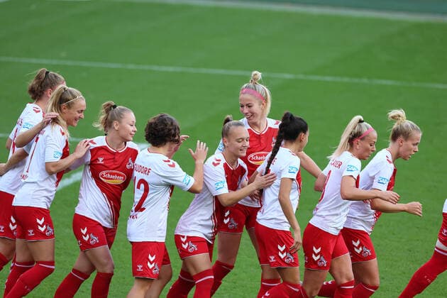 1.FC Köln vs. Turbine Potsdam, Fussball Frauen, 1. Bundesliga, Jubel um Sharon Beck (1. FC Köln) nach dem Tor zum 1:0, Bild: , 01.10.2022