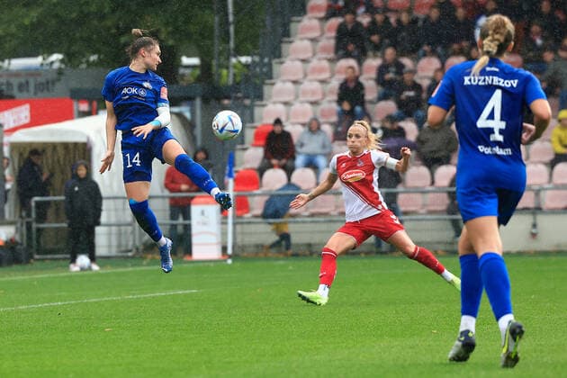 Flyeralarm Frauen Bundesliga 2022-2023, 1. FC Köln - 1. FFC Turbine Potsdam Mandy Islacker (FC, 8) kurz vor ihrem Treffer zum 3:2 für 1. FC Köln Köln Franz-Kremer-Stadion, Rasenplatz NRW Deutschland