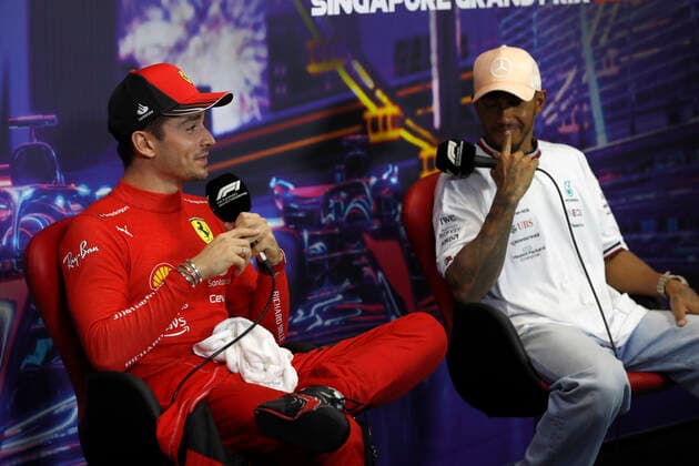 16 Charles Leclerc (MCO, Scuderia Ferrari), 44 Lewis Hamilton (GBR, Mercedes-AMG Petronas F1 Team), F1 Grand Prix of Singapore at Marina Bay Street Circuit on October 1, 2022 in Singapore, Singapore. (Photo by Carl Bingham Motorsport Images DPPI via HOCH ZWEI) Singapore Singapore
