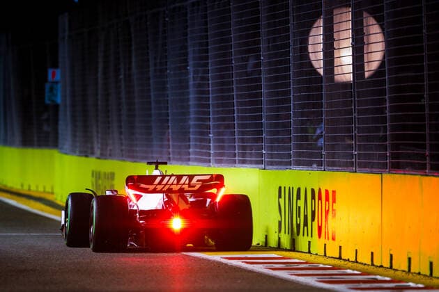 20 MAGNUSSEN Kevin (den), Haas F1 Team VF-22 Ferrari, action during the Formula 1 Singapore Airlines Singapore Grand Prix 2022, 17th round of the 2022 FIA Formula One World Championship, WM, Weltmeisterschaft from September 30 to October 02, 2022 on the Marina Bay Street Circuit, in Singapore - F1 - SINGAPORE GRAND PRIX 2022 DPPI Panoramic  00122039__V2_2386