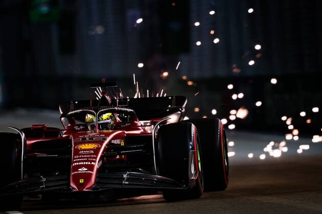 Sport Bilder des Tages 16 LECLERC Charles (mco), Scuderia Ferrari F1-75, action during the Formula 1 Singapore Airlines Singapore Grand Prix 2022, 17th round of the 2022 FIA Formula One World Championship, WM, Weltmeisterschaft from September 30 to October 02, 2022 on the Marina Bay Street Circuit, in Singapore - F1 - SINGAPORE GRAND PRIX 2022 DPPI Panoramic  20221001_G00D5667