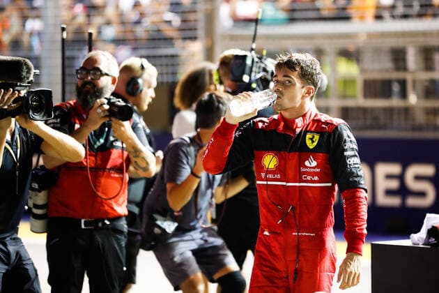 LECLERC Charles (mco), Scuderia Ferrari F1-75, portrait during the Formula 1 Singapore Airlines Singapore Grand Prix 2022, 17th round of the 2022 FIA Formula One World Championship, WM, Weltmeisterschaft from September 30 to October 02, 2022 on the Marina Bay Street Circuit, in Singapore - F1 - SINGAPORE GRAND PRIX 2022 DPPI Panoramic  00122039__V2_2681