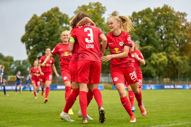 02.10.2022, GER, Frauenfußball, 2. BL, 2022 2023, RB Leipzig - 1. FC Köln U20 Manschaft, RB Leipzig, Torjubel Markranstädt Stadion am Bad Sachsen Deutschland