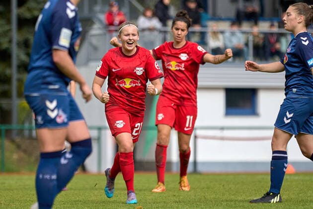 02.10.2022, GER, Frauenfußball, 2. BL, 2022 2023, RB Leipzig - 1. FC Köln U20 Vanessa Fudalla (21, RB Leipzig), Freisteller, Torjubel Markranstädt Stadion am Bad Sachsen Deutschland