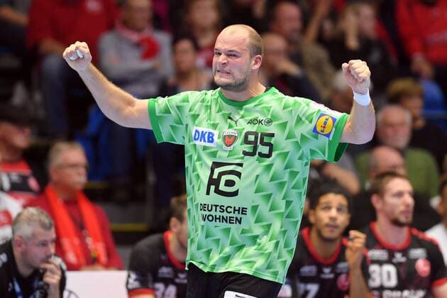 Sport Themen der Woche KW39 Jubel bei Paul Drux (Fuechse Berlin) , MT Melsungen - Fuechse Berlin, Handball, 1. Bundesliga Maenner, 02.10.2022, MT Melsungen - Fuechse Berlin, Handball, GER, 1. Bundesliga Maenner, 02.10.2022 Kassel *** Cheering for Paul Drux Fuechse Berlin , MT Melsungen Fuechse Berlin, Handball, 1 Bundesliga Maenner, 02 10 2022, MT Melsungen Fuechse Berlin, Handball, GER, 1 Bundesliga Maenner, 02 10 2022 Kassel Copyright: xEibner-Pressefotox-xRolandxSippelx