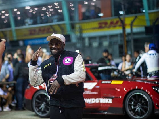 Will I am (William James Adams, Band Black Eyed Peas) als VIP Gast in der Startaufstellung, SIN, Formel 1 Grand Prix von Singapur, Marina Bay Circuit, Rennen, 02.10.2022 SIN, Formel 1 Grand Prix von Singapur, Marina Bay Circuit, Rennen, 02.10.2022 Singapur Copyright: xEibner Memmlerx EP_MMR