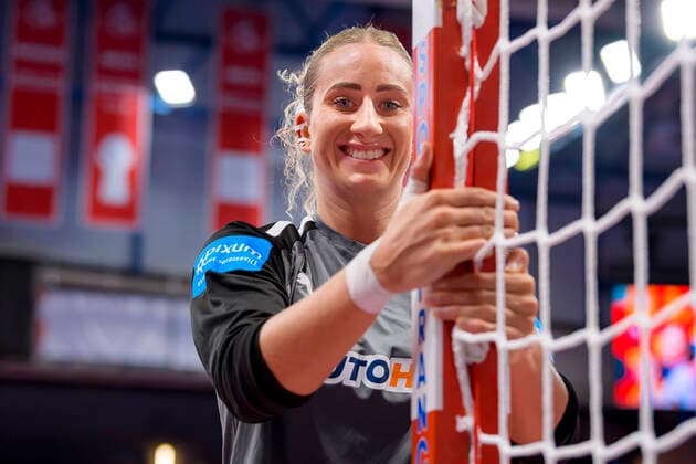 Handball, Frauen: Länderspiel Frankreich - Deutschland Mia Zschocke (Deutschland Storhamar) lachend laechelnd gut gelaunt grinst grinsend Nancy Palais des Sports Jean Weille Frankreich