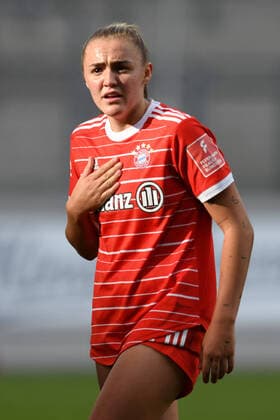 Georgia Stanway ( FC Bayern Muenchen Frauen ) gestikuliert. GER, MSV Duisburg Frauen vs FC Bayern Muenchen Frauen, Fussball, Bundesliga, 3. Spieltag Spielzeit 2022 2023, 02.10.2022 DFL DFB REGULATIONS PROHIBIT ANY USE OF PHOTOGRAPHS AS IMAGE SEQUENCES AND OR QUASI-VIDEO GER, MSV Duisburg Frauen vs FC Bayern Muenchen Frauen, Fussball, Bundesliga, 3. Spieltag Spielzeit 2022 2023, 02.10.2022 Duisburg *** Georgia Stanway FC Bayern Muenchen women gestures GER, MSV Duisburg women vs FC Bayern Muenchen women, Football, Bundesliga, 3 Spieltag Spielzeit 2022 2023, 02 10 2022 DFL DFB REGULATES PROHIBIT ANY USE OF PHOTOGRAPHS AS IMAGE SEQUENCES AND OR QUASI VIDEO GER, MSV Duisburg women vs FC Bayern Muenchen women, Football, Bundesliga, 3 Spieltag Spielzeit 2022 2023, 02 10 2022 Duisburg Copyright: xEibner-Pressefoto ThomasxThienelx EP_TTL