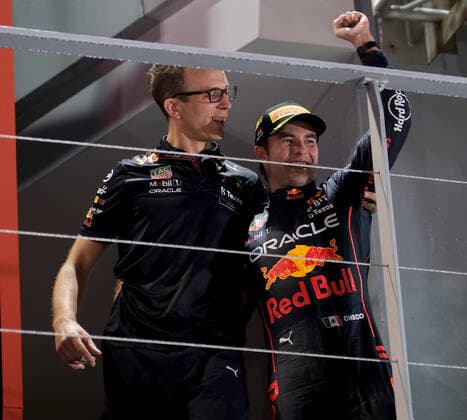 FORMULA 1 SINGAPORE AIRLINES SINGAPORE GRAND PRIX 2022 02.10.2022, Marina Bay Street Circuit, Singapore, FORMULA 1 SINGAPORE AIRLINES SINGAPORE GRAND PRIX 2022 ,im Bild Sieger Sergio Perez (MEX), Oracle Red Bull Racing.