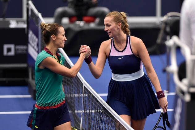From left Bernarda Pera of USA shakes hands with Czech Petra Kvitova after the women s tennis tournament WTA, Tennis Damen Agel Open 2022 match in Ostrava, Czech Republic, October 3, 2022. (CTKxPhoto JaroslavxOzana) CTKPhotoP2022100308541  JAO 32