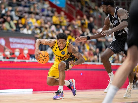 Sport Themen der Woche KW40 Sport Bilder des Tages Jhonathan Dunn (MHP Riesen Ludwigsburg, 12), GER, MHP Riesen Ludwigsburg vs. Bakken Bears, Basketball, Champions League, Group E, Spielzeit 2022 2023, 04.10.2022 , GER, MHP Riesen Ludwigsburg vs. Bakken Bears, Basketball, Champions League, Group E, Spielzeit 2022 2023, 04.10.2022 Ludwigsburg *** Jhonathan Dunn MHP Riesen Ludwigsburg, 12 , GER, MHP Riesen Ludwigsburg vs Bakken Bears, Basketball, Champions League, Group E, Season 2022 2023, 04 10 2022 , GER, MHP Riesen Ludwigsburg vs Bakken Bears, Basketball, Champions League, Group E, Season 2022 2023, 04 10 2022 Ludwigsburg. Copyright: xEibner-Pressefoto SaschaxWaltherx EP_EER