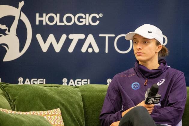 OSTRAVA 05.10.2022 TENIS WTA, Tennis Damen AGEL OPEN 2022 OSTRAVA IGA SWIATEK FOT. MICHAL CHWIEDUK FOKUSMEDIA.COM.PL NEWSPIX.PL --- Newspix.pl  221005CHW056