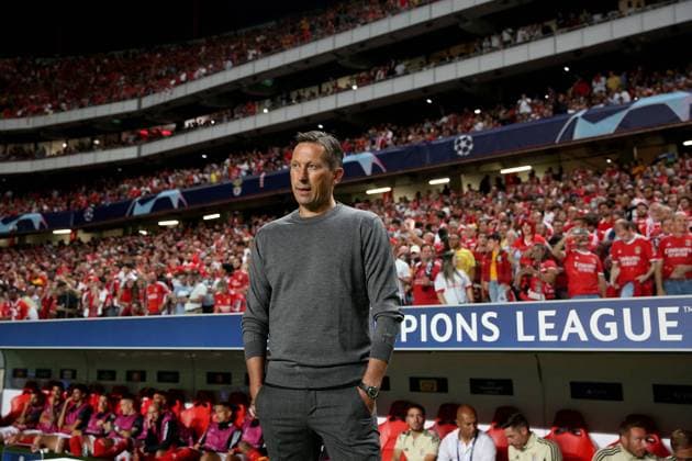 SL Benfica v Paris Saint-Germain: Group H - UEFA Champions League Benfica s head coach Roger Schmidt looks on during the UEFA Champions League group H football match between SL Benfica and Paris Saint-Germain at the Luz stadium in Lisbon, Portugal on October 5, 2022. Lisbon Portugal  Copyright: xPedroxFiuzax originalFilename:fiuza-slbenfic221005_npT2Z.jpg