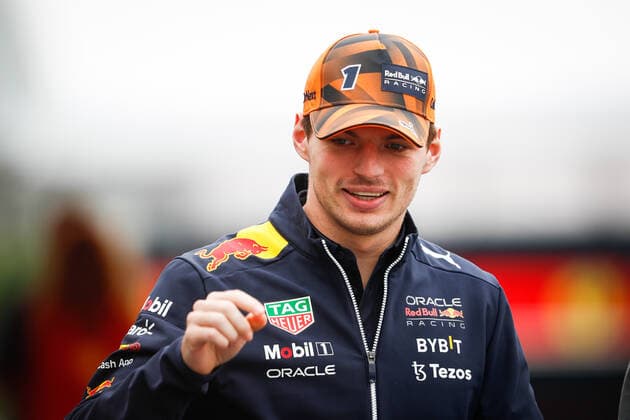 VERSTAPPEN Max (ned), Red Bull Racing RB18, portrait during the Formula 1 Honda Japanese Grand Prix 2022, 18th round of the 2022 FIA Formula One World Championship, WM, Weltmeisterschaft from October 7 to 9, 2022 on the Suzuka International Racing Course, in Suzuka, Mie Prefecture, Japan - F1 - JAPANESE GRAND PRIX 2022 DPPI Panoramic  00122041__V2_5217