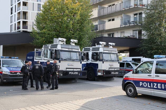 SOCCER - UEFA EL, Sturm vs Lazio GRAZ,AUSTRIA,06.OCT.22 - SOCCER - UEFA Europa League, SK Sturm Graz vs SS Lazio Roma. Image shows water canon vehicle of the austrian police.  GEPAxpictures xChrisxBauer