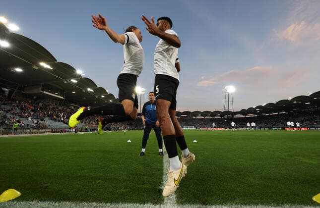 SOCCER - UEFA EL, Sturm vs Lazio GRAZ,AUSTRIA,06.OCT.22 - SOCCER - UEFA Europa League, SK Sturm Graz vs SS Lazio Roma. Image shows Stefan Hierlaender and Gregory Wuethrich (Sturm) during warm-up.  GEPAxpictures xChrisxBauer