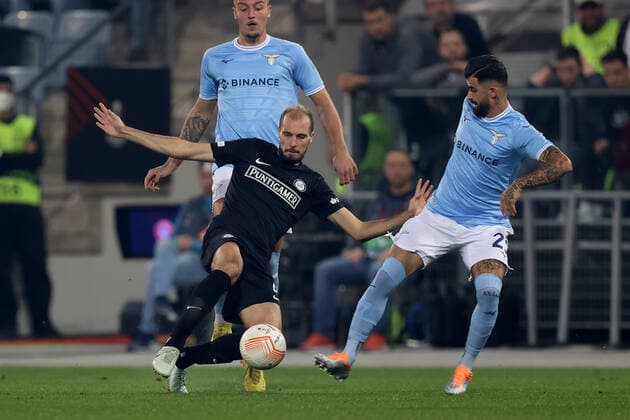 SOCCER - UEFA EL, Sturm vs Lazio GRAZ,AUSTRIA,06.OCT.22 - SOCCER - UEFA Europa League, SK Sturm Graz vs SS Lazio Roma. Image shows Jon Gorenc-Stankovic (Sturm) and Elseid Hysai (Lazio).  GEPAxpictures xHansxOberlaender