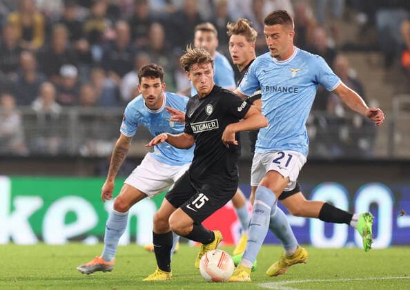 SOCCER - UEFA EL, Sturm vs Lazio GRAZ,AUSTRIA,06.OCT.22 - SOCCER - UEFA Europa League, SK Sturm Graz vs SS Lazio Roma. Image shows William Boeving (Sturm) and Sergej Milinkovic-Savic (Lazio).  GEPAxpictures xChrisxBauer