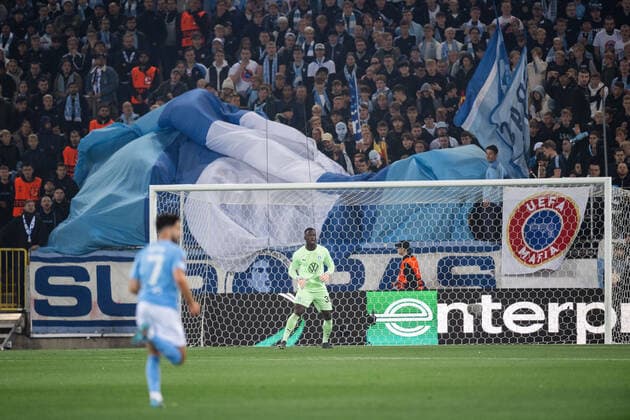 221006 Supporters of Malmö FF during the UEFA Europa League match between Malmö FF and Union Berlin on October 6, 2022 in Malmö. Photo: Petter Arvidson BILDBYRAN kod PA PA0409 fotboll football soccer fotball uefa europa league malmö ff union berlin bbeng Copyright: PETTERxARVIDSON BB221006PA053