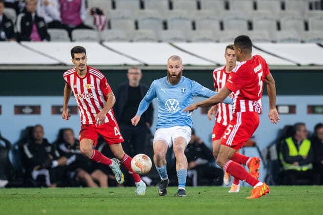 221006 Jo Inge Berget of Malmö FF and Diogo Leite of Union Berlin during the UEFA Europa League match between Malmö FF and Union Berlin on October 6, 2022 in Malmö. Photo: Petter Arvidson BILDBYRAN kod PA PA0409 fotboll football soccer fotball uefa europa league malmö ff union berlin bbeng Copyright: PETTERxARVIDSON BB221006PA056
