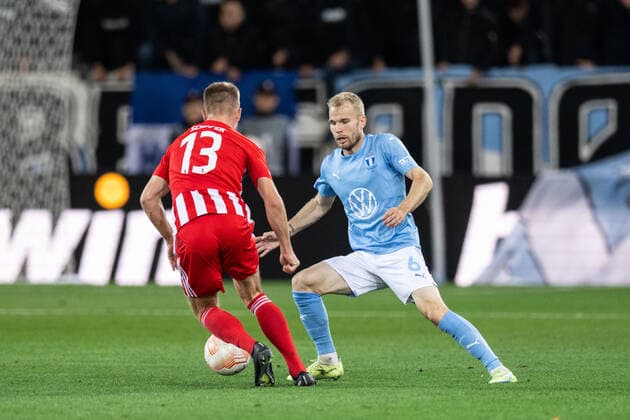 221006 Andras Schäfer of Union Berlin and Oscar Lewicki of Malmö FF during the UEFA Europa League match between Malmö FF and Union Berlin on October 6, 2022 in Malmö. Photo: Petter Arvidson BILDBYRAN kod PA PA0409 fotboll football soccer fotball uefa europa league malmö ff union berlin bbeng Copyright: PETTERxARVIDSON BB221006PA058