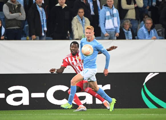 Fussball, Herren, Saison 2022 2023, Europa League, Malmö FF - 1. FC Union Berlin (Gruppenphase, Gruppe D, 3. Spieltag), v. l. Sheraldo Becker (1. FC Union), Hugo Larsson, 06.10. 2022, Copyright: xMatthiasxKochx