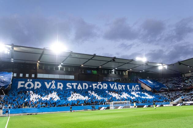 221006 Supporters of Malmö FF ahead of the UEFA Europa League match between Malmö FF and Union Berlin on October 6, 2022 in Malmö. Photo: Petter Arvidson BILDBYRAN kod PA PA0409 fotboll football soccer fotball uefa europa league malmö ff union berlin bbeng Copyright: PETTERxARVIDSON BB221006PA064