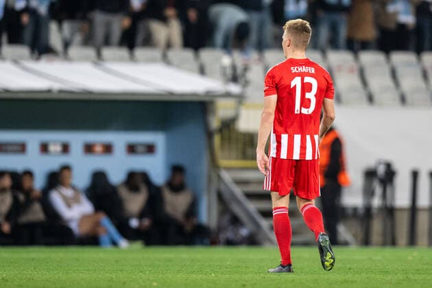 221006 Andras Schäfer of Union Berlin leaves the pitch after receiving a red card during the UEFA Europa League match between Malmö FF and Union Berlin on October 6, 2022 in Malmö. Photo: Petter Arvidson BILDBYRAN kod PA PA0409 fotboll football soccer fotball uefa europa league malmö ff union berlin bbeng Copyright: PETTERxARVIDSON BB221006PA071